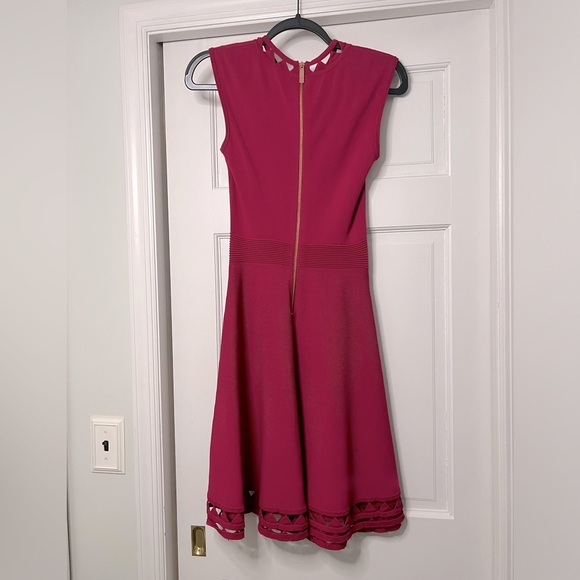 TED BAKER  •CATHERINE CUT WORK KNIT DRESS • MAGENTA - Picture 2 of 5